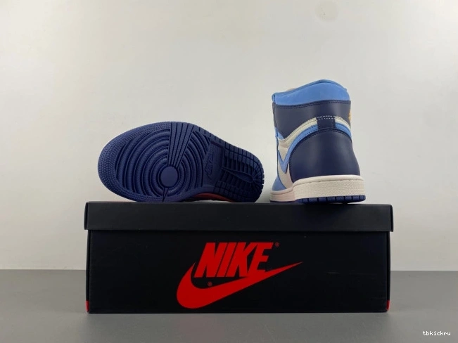 Reps TBK Flight OG Jordan in FD2596-400 1 WMNS Air First High 0810